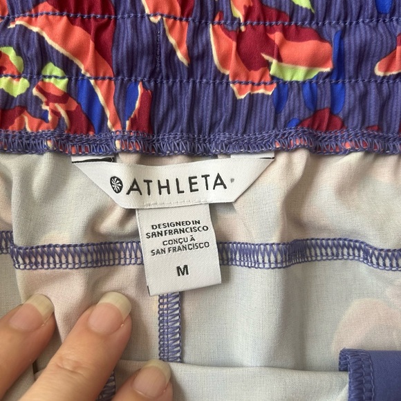 Athleta Women’s Crossroads Athletic Shorts Vibrant Design - Picture 8 of 10
